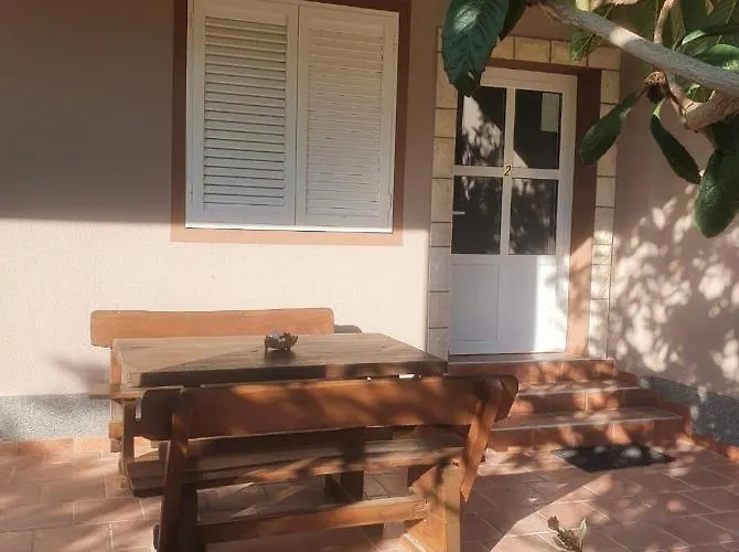Zeljka B Διαμέρισμα Mundanije