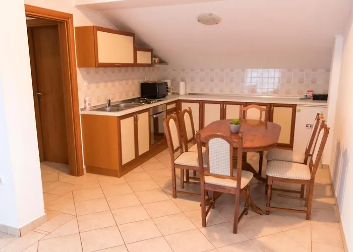 Διαμέρισμα Zeljka B Mundanije