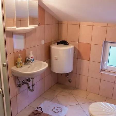 Zeljka B شقة Mundanije