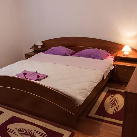 Zeljka B شقة Mundanije