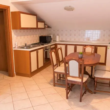 شقة Zeljka B Mundanije